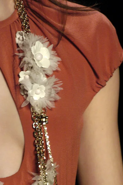 Look 11